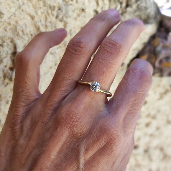 Engagement ring. 14K Yellow gold ring with 0.43ct' Lab-Created diamond. - Picture 13 of 17